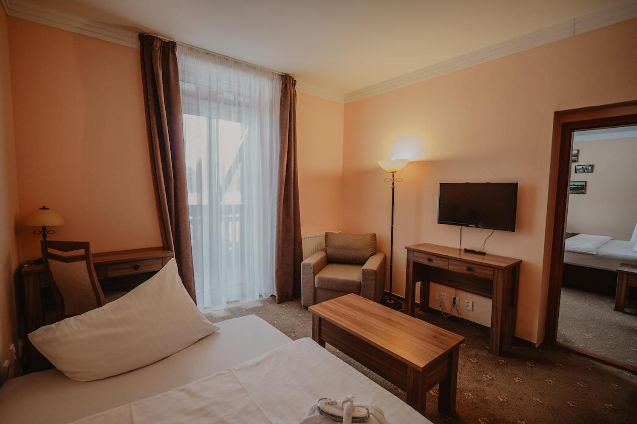 Hotel Solisko Штрбске-Плесо Экстерьер фото