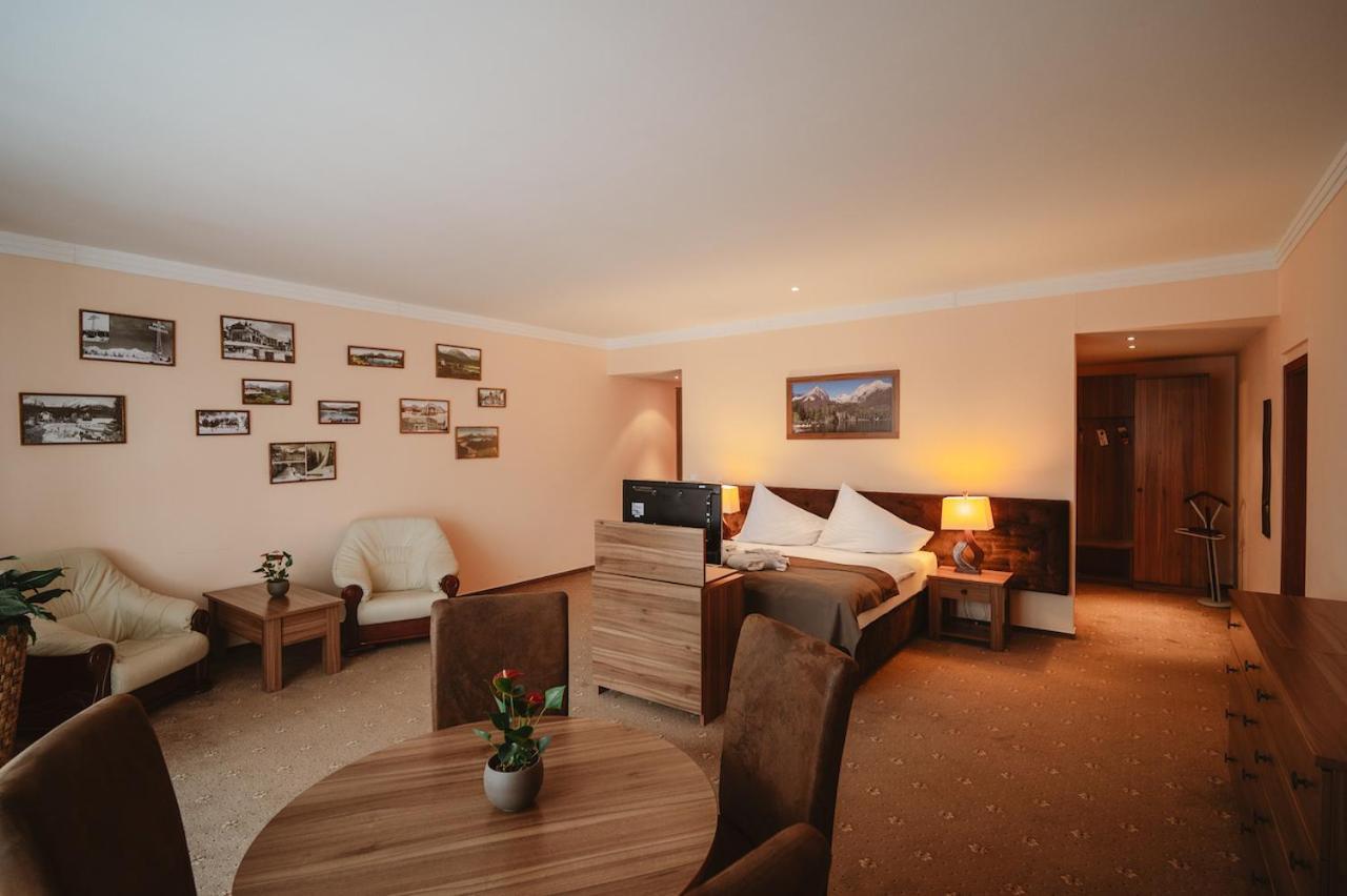 Hotel Solisko Штрбске-Плесо Экстерьер фото