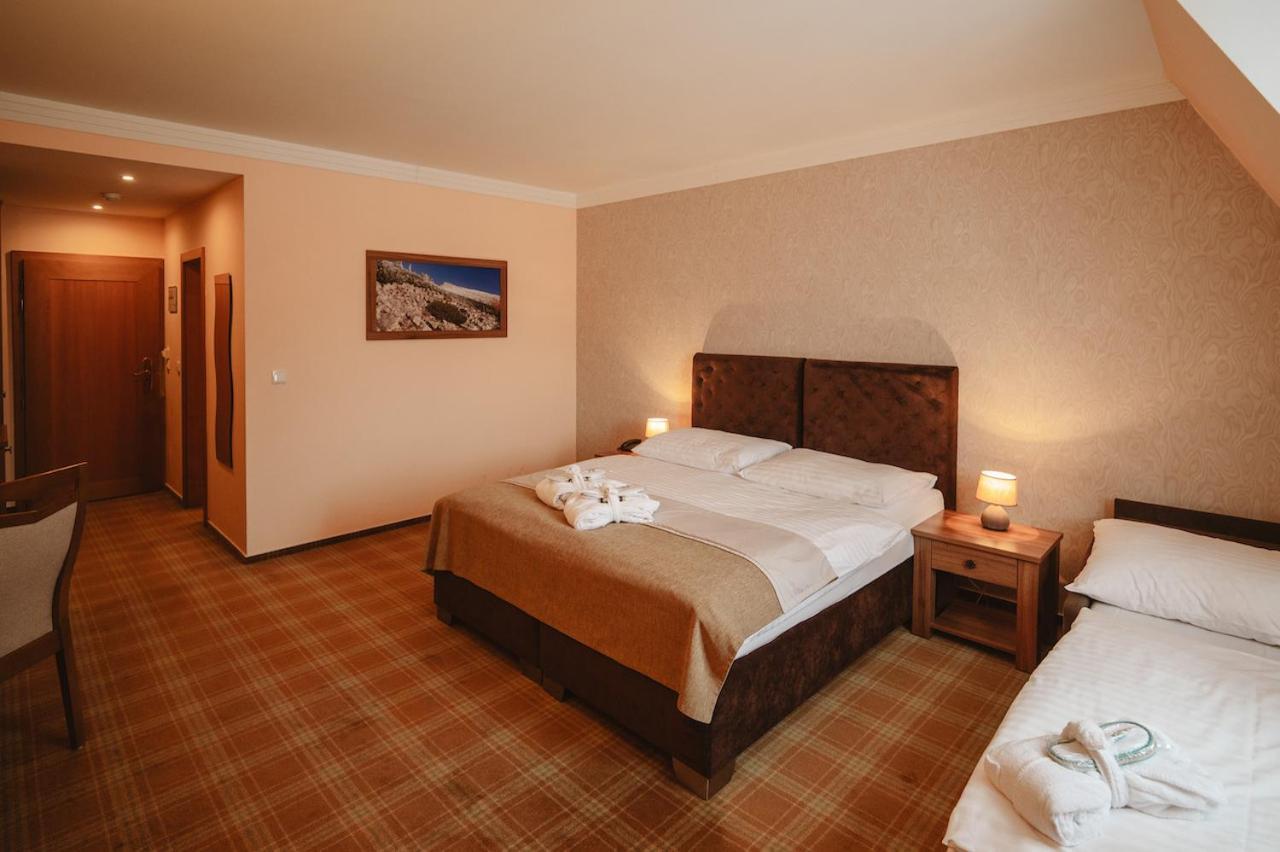 Hotel Solisko Штрбске-Плесо Экстерьер фото