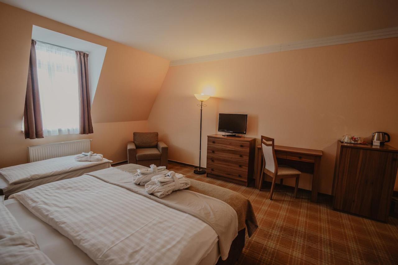 Hotel Solisko Штрбске-Плесо Экстерьер фото
